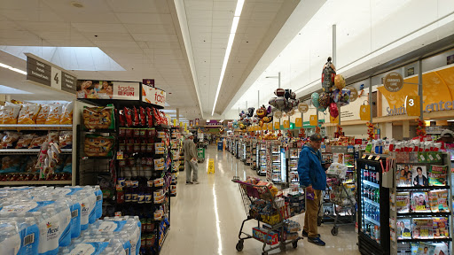 Grocery Store «Stop & Shop», reviews and photos, 1100 Massachusetts Ave, Dorchester, MA 02125, USA