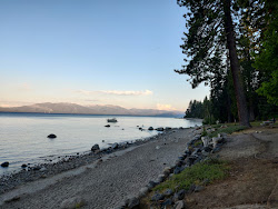Foto von Sugar Pine Point Beach und die siedlung