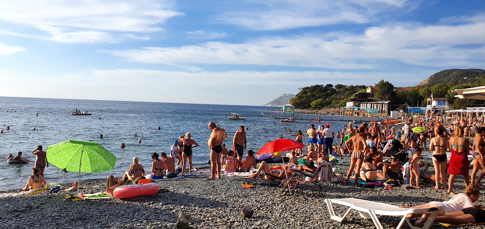 Foto di Mys Utrish Beach - luogo popolare tra gli intenditori del relax