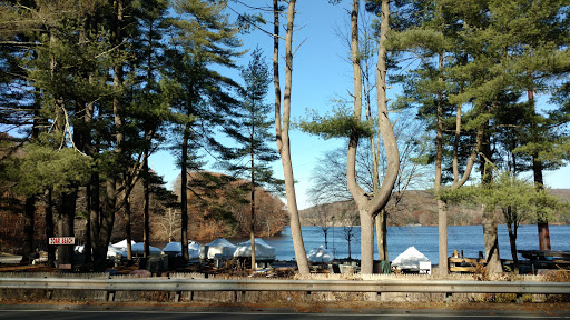 Hamburger Restaurant «Lake Zoar Drive In», reviews and photos, 14 Roosevelt Dr, Stevenson, CT 06491, USA