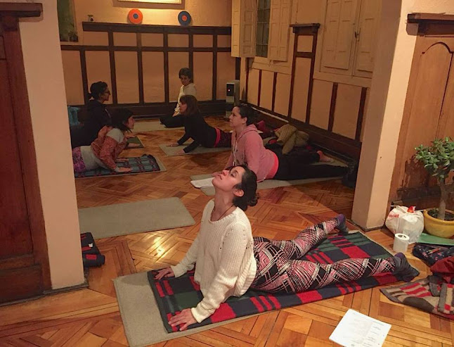​​​Escuela de Yoga Clásico de Santiago - Centro de yoga