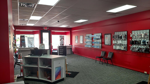 Cell Phone Store «GoWireless Verizon Authorized Retailer», reviews and photos, 36 N Chestnut St, Jefferson, OH 44047, USA