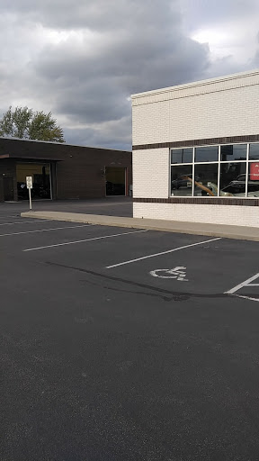 Auto Body Shop «Mayfield Collision Center of Bedford Heights», reviews and photos, 26001 Aurora Rd, Bedford Heights, OH 44146, USA