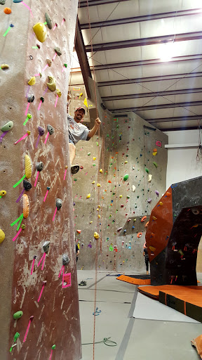 Rock Climbing Gym «Vertical Rock Indoor Climbing Center», reviews and photos, 10225 Nokesville Rd, Manassas, VA 20110, USA