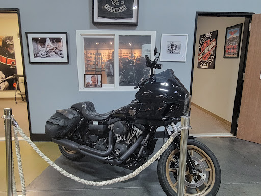 Harley-Davidson Dealer «Santa Clarita Harley-Davidson», reviews and photos, 21130 Centre Pointe Pkwy, Santa Clarita, CA 91350, USA