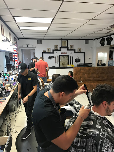 Barber Shop «LEGENDZ CLASSIC BARBER SHOP», reviews and photos, 207 N Center St, Arlington, TX 76011, USA