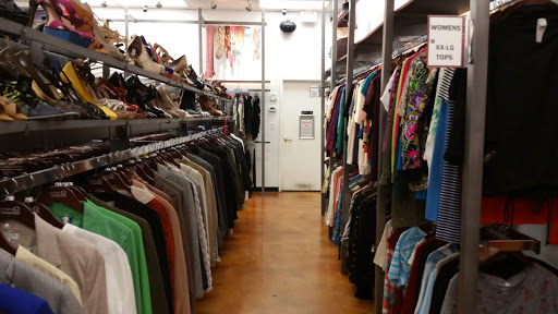 Clothing Store «Uptown Cheapskate», reviews and photos, 929 E Commercial Blvd, Oakland Park, FL 33334, USA