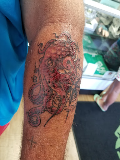 Tattoo Shop «That Tattoo Studio», reviews and photos, 605 N Washington Blvd, Sarasota, FL 34236, USA