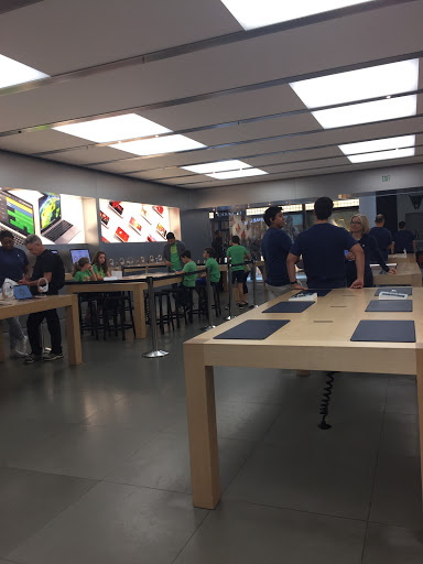 Computer Store «Apple Dadeland», reviews and photos, 7535 Dadeland Mall Cir W, Miami, FL 33156, USA