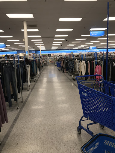 Clothing Store «Ross Dress for Less», reviews and photos, 7487 N Blackstone Ave, Fresno, CA 93720, USA
