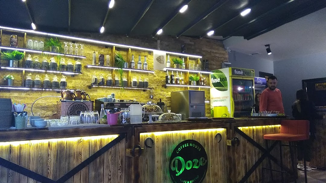 Doze Cafe & Bistro