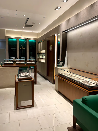 Watch Store «Patek Philippe & Rolex Boutiques by Razny Jewelers», reviews and photos, 109 E Oak St, Chicago, IL 60611, USA