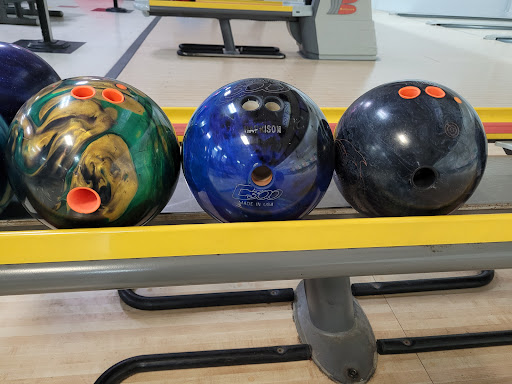 Bowling Alley «Gainesville Bowling Center», reviews and photos, 2317 Browns Bridge Rd, Gainesville, GA 30504, USA