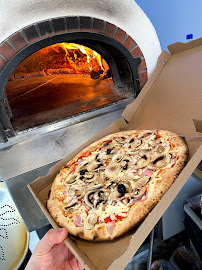 Pizza du Pizzas à emporter Pizza Calypso Vendredi soir à Quincieux - n°17