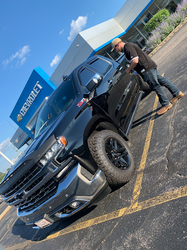 Chevrolet Dealer «Biggers Chevrolet», reviews and photos, 1385 E Chicago St, Elgin, IL 60120, USA