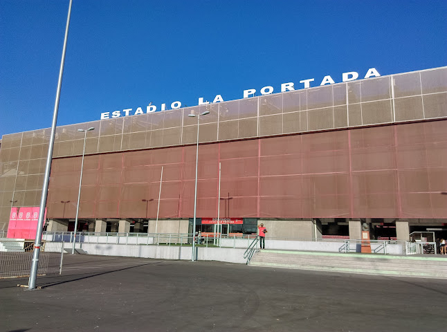 Estadio La Portada - Campo de fútbol