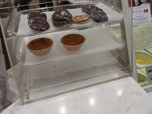 Ice Cream Shop «Haagen-Dazs Ice Cream ShopsÂ®», reviews and photos, 703 7th St NW, Washington, DC 20001, USA