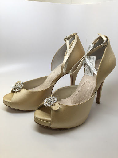 Shoe Store «Signature Shoes», reviews and photos, 271 Westwood Ave, Westwood, NJ 07675, USA