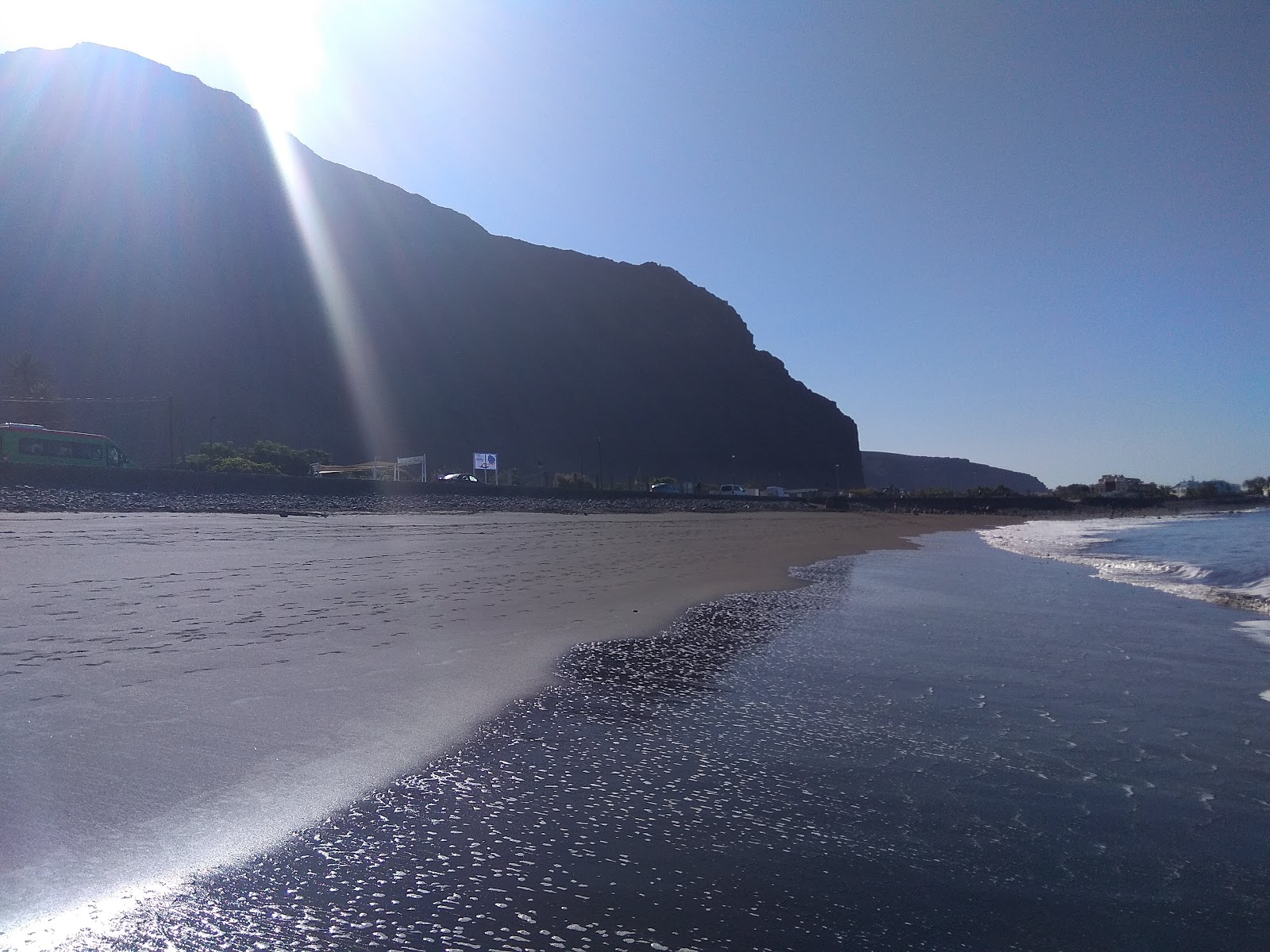 Fotografija La Puntilla z siv pesek površino