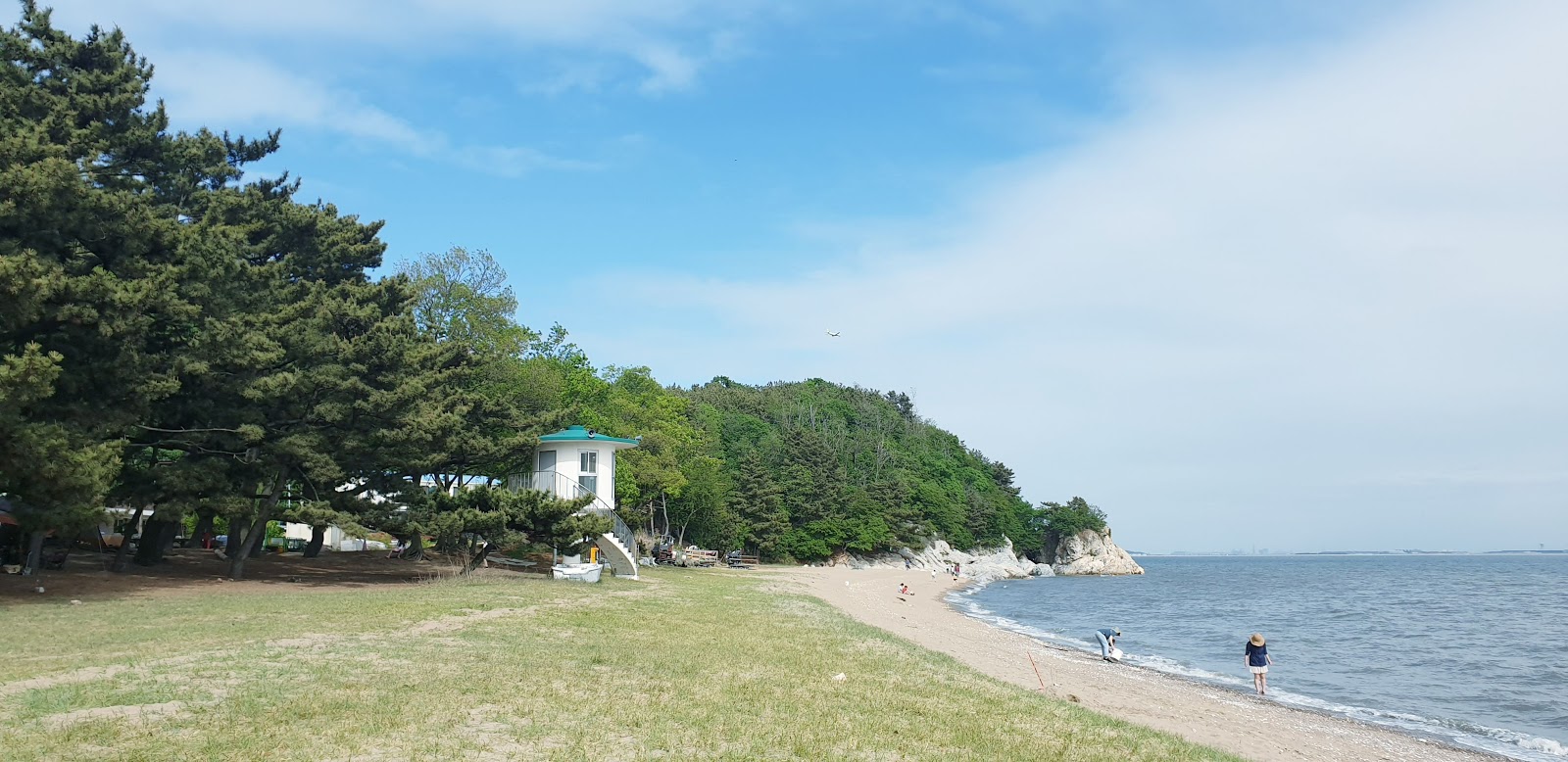 Handlehae Beach的照片 带有碧绿色水表面