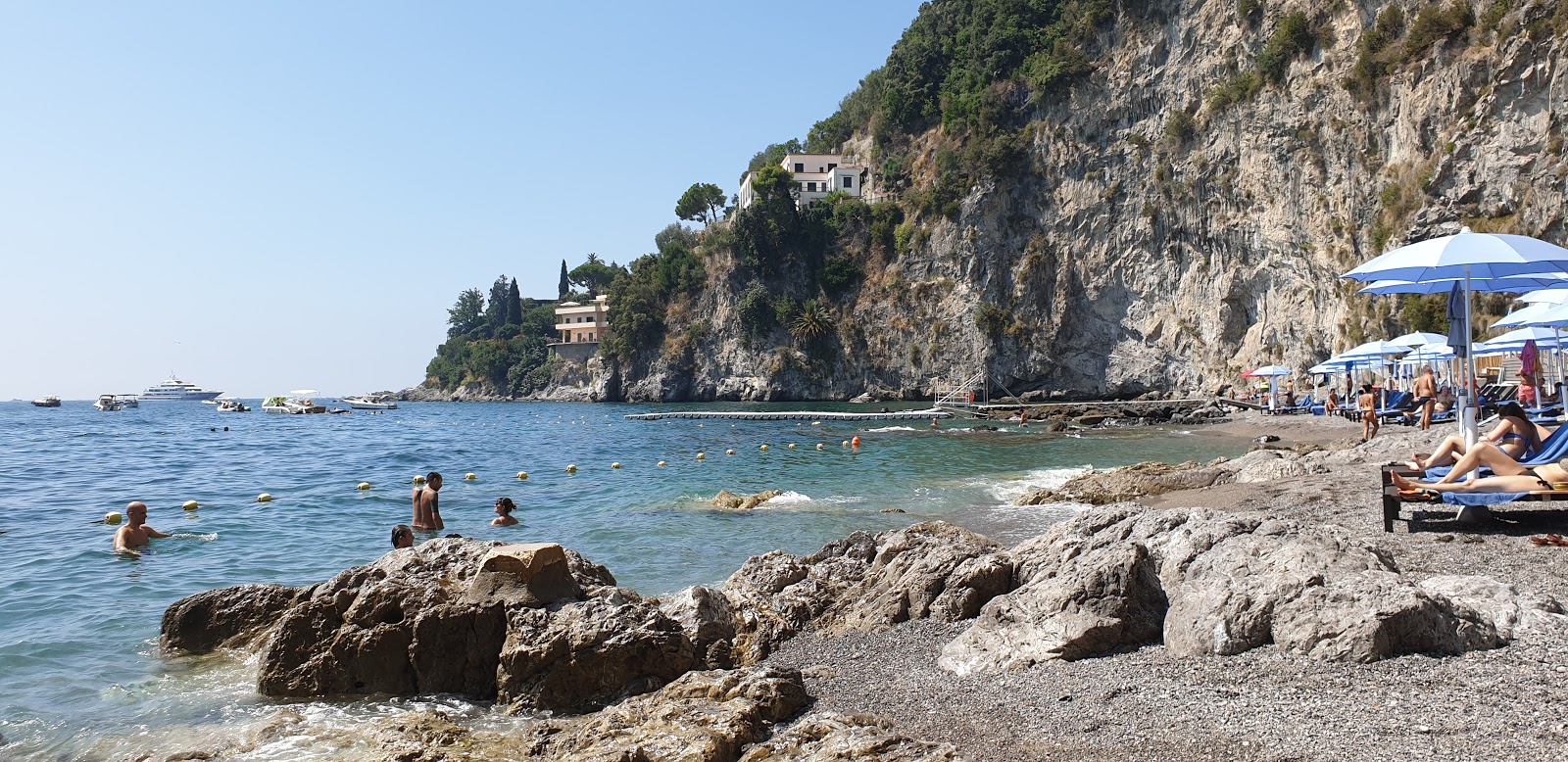 Foto von Spiaggia di Giardini del Fuenti mit sehr sauber Sauberkeitsgrad