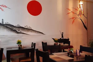 Hondashi Sushi image