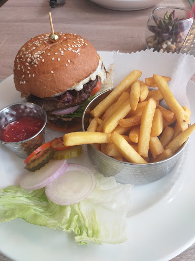 Vanilla Moon, 2 Saka Jojo St, Victoria Island 101241, Lagos, Nigeria, Hamburger Restaurant, state Lagos