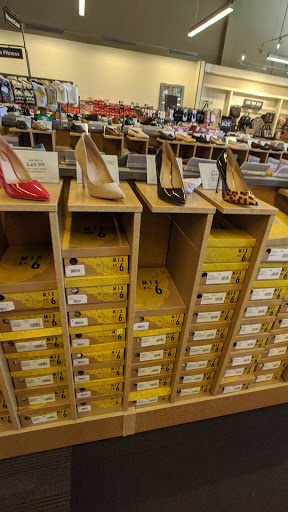 Shoe Store «DSW Designer Shoe Warehouse», reviews and photos, 11500 Burleigh St., Wauwatosa, WI 53222, USA