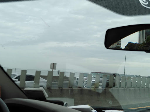 Shopping Mall «Powell Street Plaza Shopping Center», reviews and photos, 5795 Christie Ave, Emeryville, CA 94608, USA