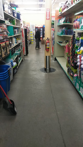 Dollar Store «FAMILY DOLLAR», reviews and photos, 2826 S Salina St, Syracuse, NY 13205, USA