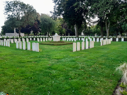 Cimetière militaire Cambrai East Commonwealth War Graves Cambrai