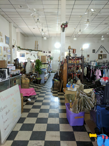 Thrift Store «Sun Rise Thrift Store», reviews and photos, 1880 S Havana St, Aurora, CO 80012, USA