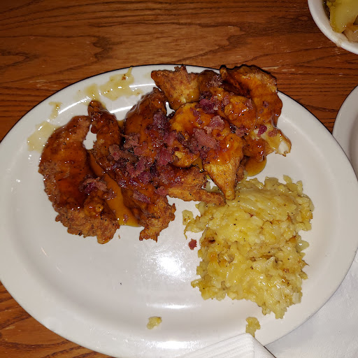 American Restaurant «Cracker Barrel Old Country Store», reviews and photos, 30 Research Dr, Milford, CT 06460, USA