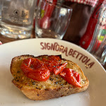 Photo n°1 de l'avis de Fabio. fait le 30/11/2022 à 11:28 sur le  Signora Bettola - Napoli (Medina) à Naples