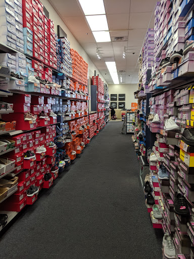 Shoe Store «Rack Room Shoes», reviews and photos, 18700 Limestone Commercial Dr, Pflugerville, TX 78660, USA