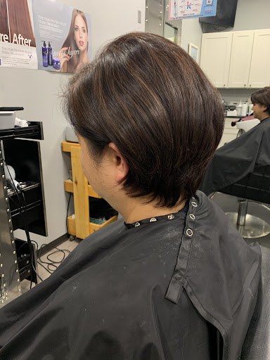 Beauty Salon «Cutz Hair Salon», reviews and photos, 2956 S Rochester Rd, Rochester Hills, MI 48307, USA