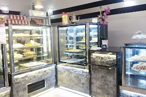 Sucré Salé pâtisserie orientale ,traiteur image