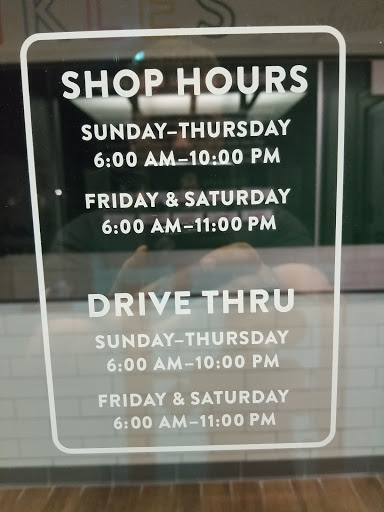 Donut Shop «Krispy Kreme South Charleston», reviews and photos, 42 Riverwalk Plaza McCorkle Ave, South Charleston, WV 25303, USA