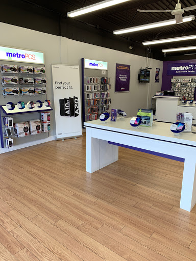 Cell Phone Store «MetroPCS Authorized Dealer», reviews and photos, 9894 Belleville Rd, Belleville, MI 48111, USA