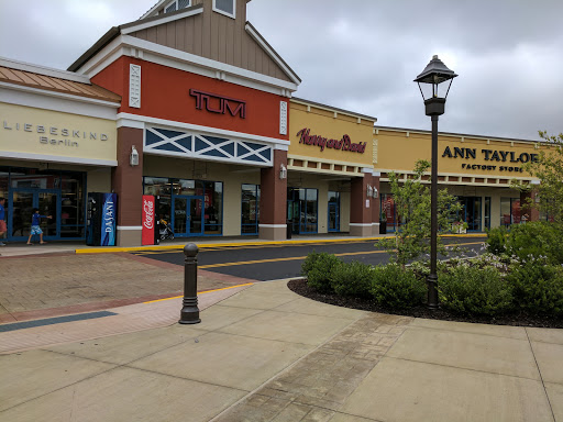 Outlet Mall «Tanger Outlet Riverhead», reviews and photos, 200 Tanger Mall Dr, Riverhead, NY 11901, USA