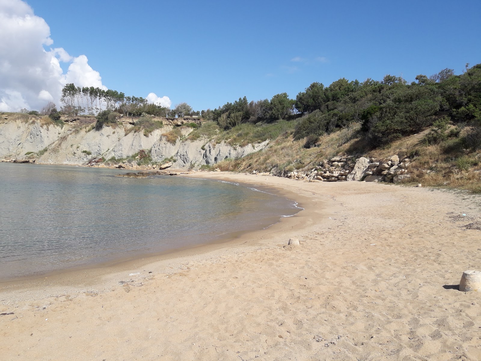 Photo de Baia dei Greci avec un niveau de propreté de partiellement propre
