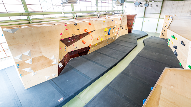 Boulderhalle Steil Karlsruhe GmbH - Bouldern in Karlsruhe