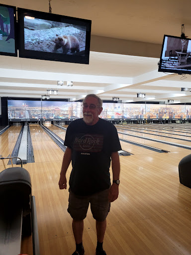 Bowling Alley «Emerald Lanes», reviews and photos, 140 Oakway Rd, Eugene, OR 97401, USA