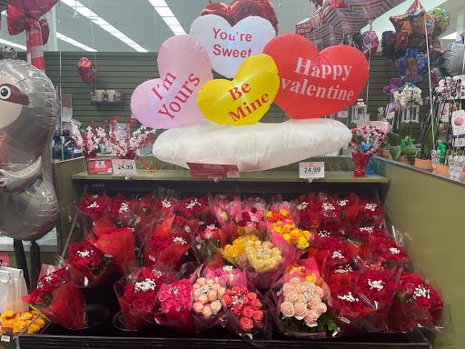 Grocery Store «Schnucks», reviews and photos, 1160 Shackelford Rd, Florissant, MO 63031, USA