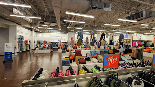 Clothing Store «Gap Outlet», reviews and photos, 12801 W Sunrise Blvd, Sunrise, FL 33323, USA