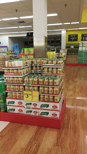 Grocery Store «Fresco y Más», reviews and photos, 3701 NW 7th St, Miami, FL 33126, USA