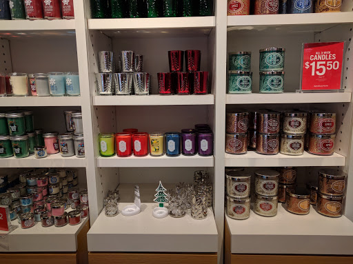Beauty Supply Store «Bath & Body Works», reviews and photos, 1001 75th St, Woodridge, IL 60517, USA