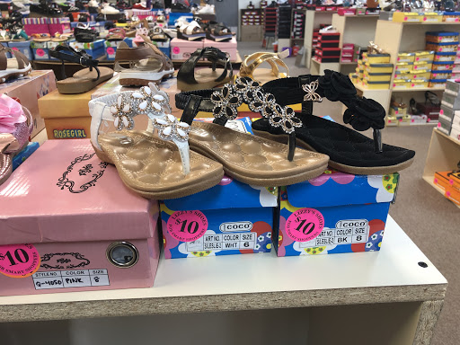 Shoe Store «Lizzys Shoes», reviews and photos, 4930 Schaefer Rd, Dearborn, MI 48126, USA