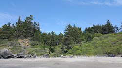 Photo de College Cove situé dans une zone naturelle