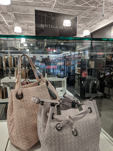 Department Store «Saks OFF 5TH», reviews and photos, 1675 Rockville Pike, Rockville, MD 20852, USA